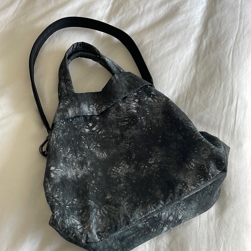 Lululemon On My Level Bag